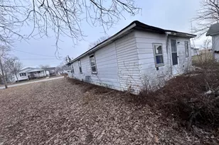 454 S 7th Ave, Canton, IL 61520 - Photo 4