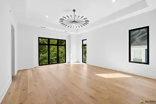 1143 Clinton Ave, Oak Park, IL 60304 - Photo 12