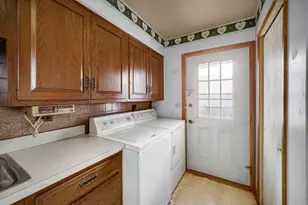 231 E Wayne Pl, Wheeling, IL 60090 - Photo 8