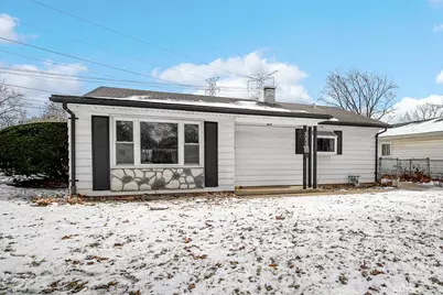 231 E Wayne Place, Wheeling, IL 60090 - Photo 2