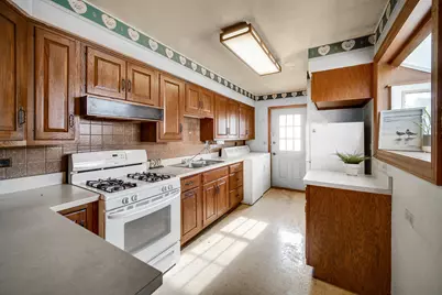 231 E Wayne Place, Wheeling, IL 60090 - Photo 6