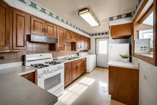 231 E Wayne Pl, Wheeling, IL 60090 - Photo 6