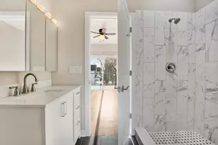 5843 W Corcoran Pl, Chicago, IL 60644 - Photo 8