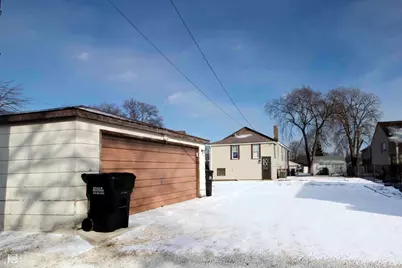 10540 Princess Avenue, Chicago Ridge, IL 60415 - Photo 6