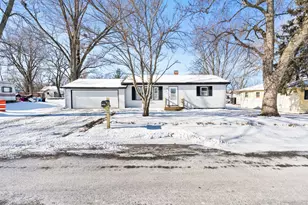 821 Penfield Ave, Joliet, IL 60433 - Photo 2