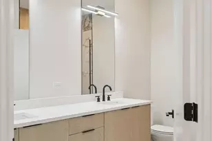 4536 S Prairie Ave, Chicago, IL 60653 - Photo 16