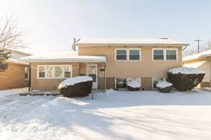 382 Chappel Ave, Calumet City, IL 60409 - Photo 1