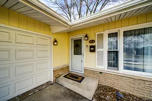 6114 Rob Roy Dr, Oak Forest, IL 60452 - Photo 4