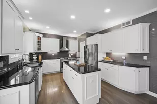 2700 Harlstone Dr, Aurora, IL 60502 - Photo 12