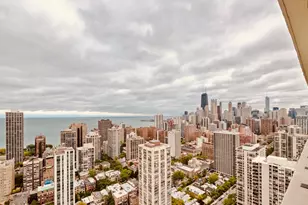 1560 N Sandburg Terrace, Chicago, IL 60610 - Photo 28