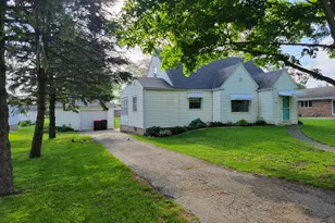 208 N Maple St, Toluca, IL 61369 - Photo 2