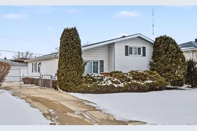 118 S Evergreen Avenue, Addison, IL 60101 - Photo 1