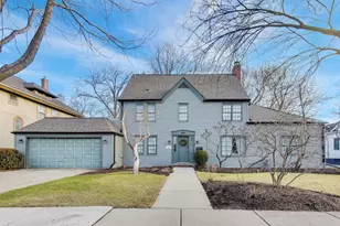 407 La Fox River Dr, Algonquin, IL 60102 - Photo 1