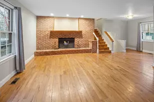 1414 W Northeast Shore Dr, Holiday Hills, IL 60051 - Photo 4