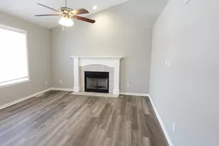 2140 Maxine Ln, Rockford, IL 61102 - Photo 4