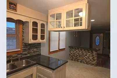 12622 S Marquette Avenue, Chicago, IL 60633 - Photo 4