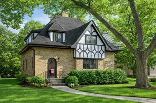 128 Lawndale Ave, Wilmette, IL 60091 - Photo 1