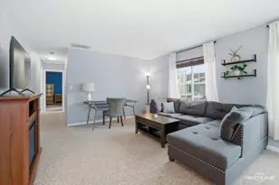 1247 Sandhurst Ln, South Elgin, IL 60177 - Photo 6