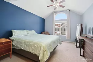 1247 Sandhurst Ln, South Elgin, IL 60177 - Photo 8