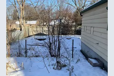 731 James Avenue, Rockford, IL 61107 - Photo 4