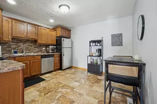 15348 Holly Ct, Oak Forest, IL 60452 - Photo 6