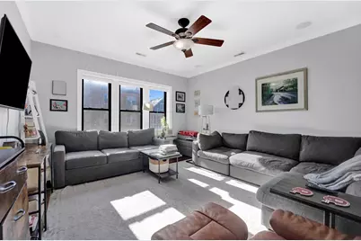 1608 W Byron Street #2E, Chicago, IL 60613 - Photo 2