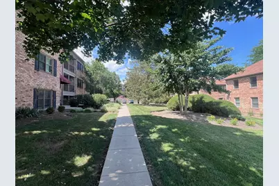 1750 Fayette Walk #F, Hoffman Estates, IL 60169 - Photo 2