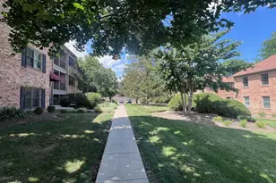 1750 Fayette Walk, Hoffman Estates, IL 60169 - Photo 2