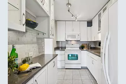 6157 N Sheridan Road #3M, Chicago, IL 60660 - Photo 2