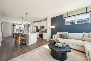 1175 Lakepointe Dr, Schaumburg, IL 60173 - Photo 4