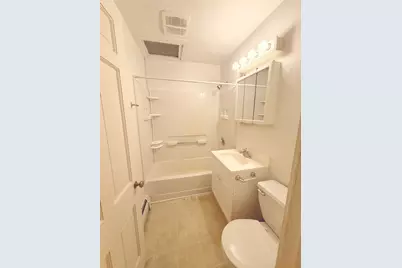 134 W State Street #3, Sycamore, IL 60178 - Photo 4