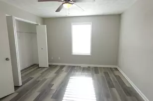 2140 Maxine Ln, Rockford, IL 61102 - Photo 8