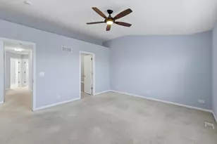 218 Goldenrod Dr, Elgin, IL 60124 - Photo 16