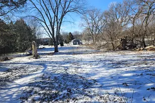 10N866 Hawthorn St, Elgin, IL 60123 - Photo 8