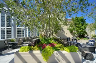 201 N Westshore Dr, Chicago, IL 60601 - Photo 30