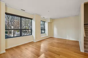 201 N Westshore Dr, Chicago, IL 60601 - Photo 2