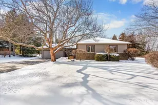 4507 Hanover Dr, Crystal Lake, IL 60012 - Photo 2