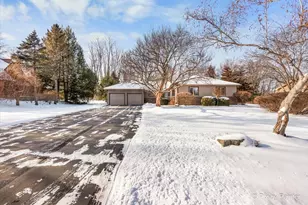 4507 Hanover Dr, Crystal Lake, IL 60012 - Photo 4