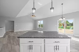 151 Quinlan Ave, Dekalb, IL 60115 - Photo 12