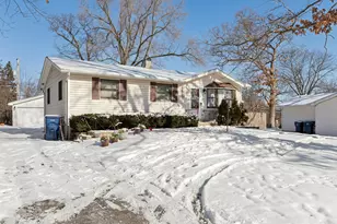 17796 W Greentree Rd, Grayslake, IL 60030 - Photo 2