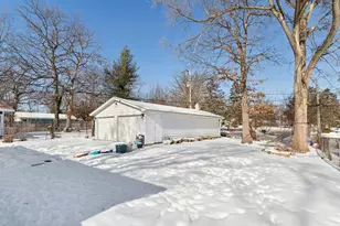 17796 W Greentree Rd, Grayslake, IL 60030 - Photo 4