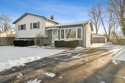 18065 W Big Oaks Road, Grayslake, IL 60030 - Photo 1