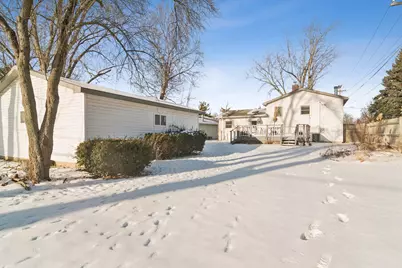 18065 W Big Oaks Road, Grayslake, IL 60030 - Photo 14