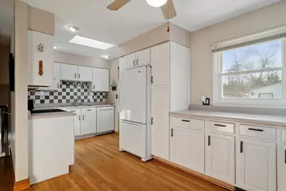 18065 W Big Oaks Road, Grayslake, IL 60030 - Photo 4