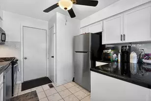 7045 W 100th St, Chicago Ridge, IL 60415 - Photo 12
