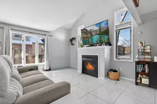 7045 W 100th St, Chicago Ridge, IL 60415 - Photo 4