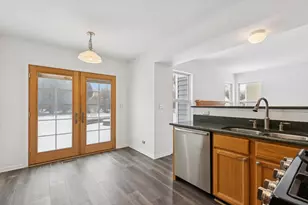 2509 N Pennwood Ct, Round Lake Beach, IL 60073 - Photo 10