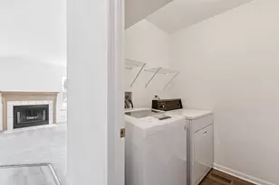 2509 N Pennwood Ct, Round Lake Beach, IL 60073 - Photo 16