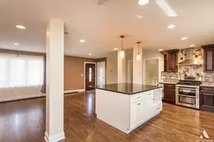 106 Sharon Dr, Sleepy Hollow, IL 60118 - Photo 6