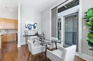 1740 W Cornelia Ave, Chicago, IL 60657 - Photo 12